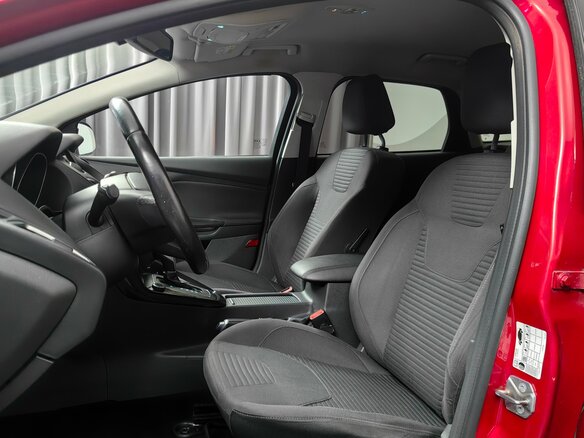 2017 Ford Focus III Рестайлинг, красный, 849000 рублей - вид 8