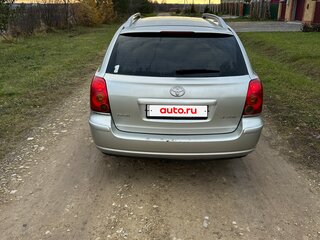 2005 Toyota Avensis II, серебристый, 600000 рублей, вид 4