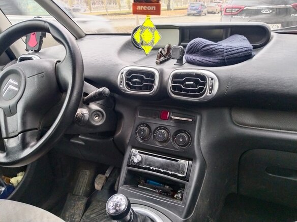 2011 Citroen C3 Picasso I, чёрный, 500000 рублей - вид 8