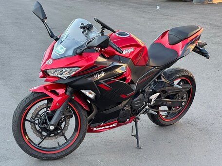 2018 Kawasaki Ninja 400, красный, 400000 рублей, вид 4