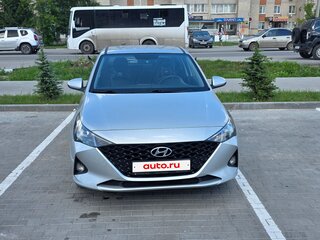 2020 Hyundai Solaris II Рестайлинг, серебристый, 1570000 рублей, вид 1