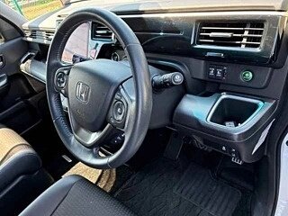 2021 Honda Stepwgn Spada V Рестайлинг, белый, 1820000 рублей, вид 3