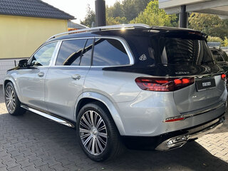 2026 Mercedes-Benz Maybach GLS 600 I Рестайлинг, серебристый, 27400404 рублей, вид 4