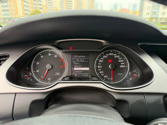 2014 Audi A4 IV (B8) Рестайлинг, чёрный, 1350000 рублей - вид 8