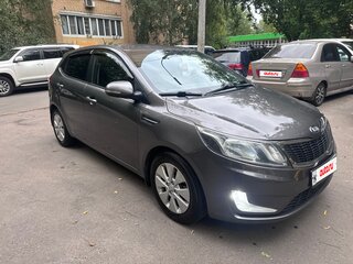 2014 Kia Rio 6-speed III, серый, 835000 рублей, вид 3
