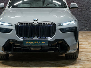 2026 BMW X7 40i I (G07) Рестайлинг, серый, 18990000 рублей, вид 3