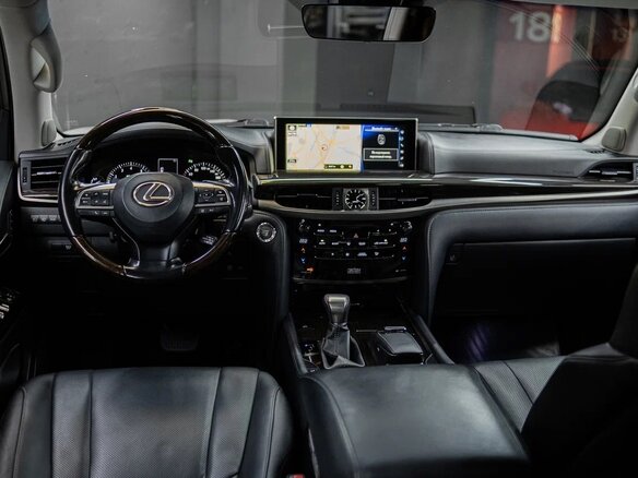 2016 Lexus LX 570 III Рестайлинг 2, белый, 7850000 рублей - вид 15