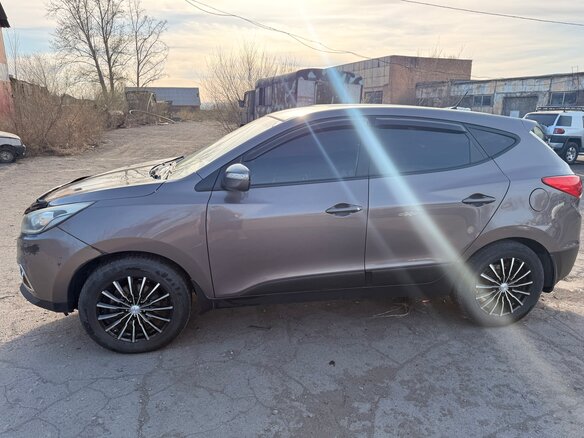 2014 Hyundai ix35 I Рестайлинг, коричневый, 1350000 рублей - вид 5