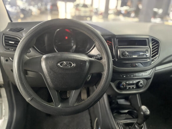 2016 Lada (ВАЗ) Vesta I, белый, 375000 рублей - вид 9