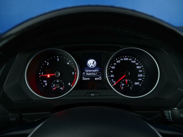 2018 Volkswagen Tiguan II, белый - вид 24