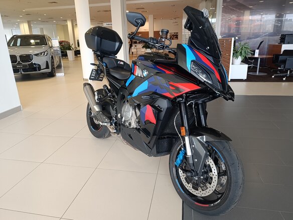 2025 BMW M 1000 XR, чёрный, 3300000 рублей - вид 3