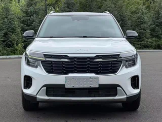 2023 Kia Seltos I Рестайлинг, белый, 1960000 рублей, вид 2
