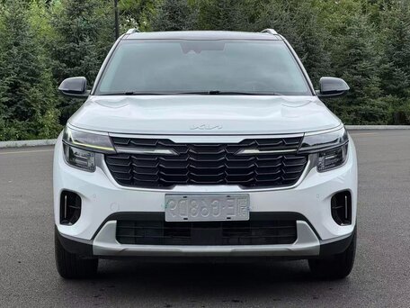 2023 Kia Seltos I Рестайлинг, белый, 1960000 рублей, вид 2