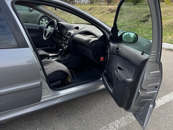 2005 Peugeot 206, серый, 250000 рублей - вид 6