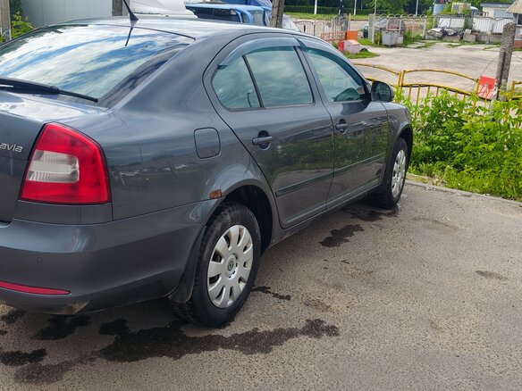 2012 Skoda Octavia II (A5) Рестайлинг, серый, 1350000 рублей - вид 2