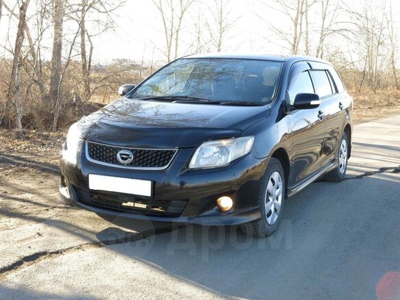 2011 Toyota Corolla Fielder X (E140, E150) Рестайлинг, чёрный, 750000 рублей - вид 1