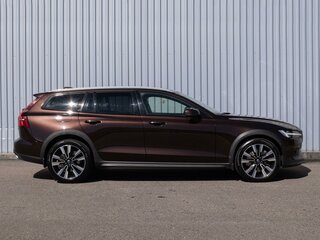 2021 Volvo V60 Cross Country II, коричневый, 4799000 рублей, вид 5