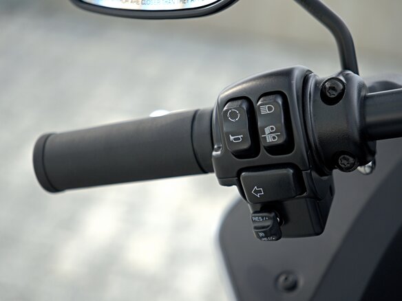 2024 Harley-Davidson Low Rider ST, серый, 2350000 рублей - вид 23