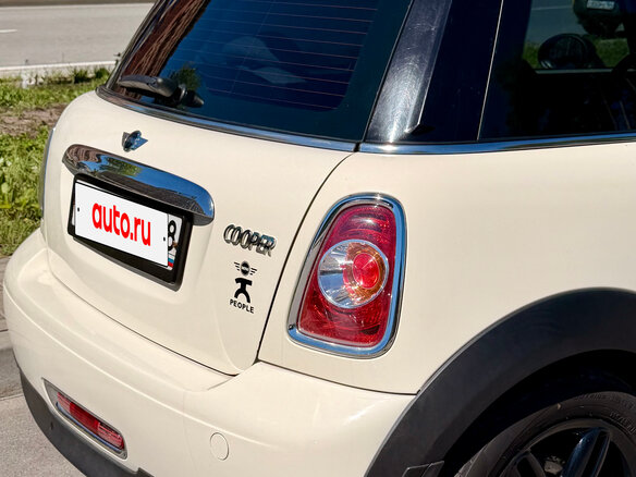 2012 Mini Hatch Cooper II (R56) Рестайлинг, белый, 1150000 рублей - вид 10