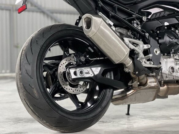 2025 BMW S 1000 R, чёрный, 2199999 рублей - вид 12