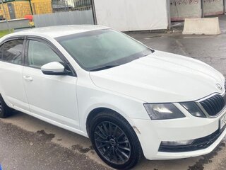 2018 Skoda Octavia III (A7) Рестайлинг, белый, 840000 рублей, вид 3