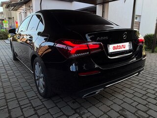 2019 Mercedes-Benz A-Класс 220 IV (W177), чёрный, 2400000 рублей, вид 4