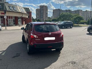 2013 Nissan Qashqai I Рестайлинг, красный, 950000 рублей, вид 4