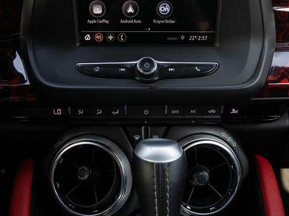 2018 Chevrolet Camaro VI Рестайлинг, жёлтый, 2980000 рублей - вид 21