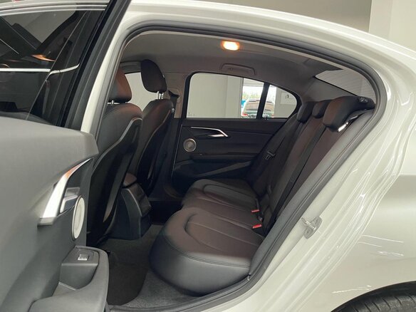 2023 BMW 1 серии 120i III (F52) Рестайлинг, белый, 1818000 рублей - вид 8