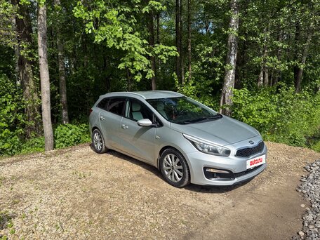 2015 Kia Ceed II Рестайлинг, серебристый, 1130000 рублей, вид 3