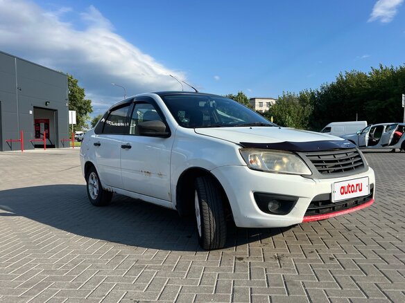 2014 Lada (ВАЗ) Granta I, белый, 260000 рублей - вид 2