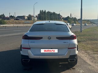 2022 BMW X6 40i III (G06), белый, 8500000 рублей, вид 4