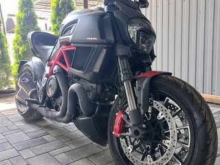 2015 Ducati Diavel Carbon, красный, 1150000 рублей, вид 2