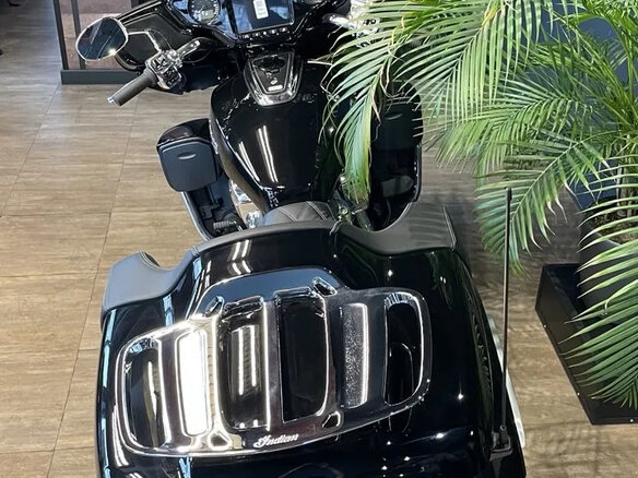 2026 Indian Roadmaster, чёрный - вид 13