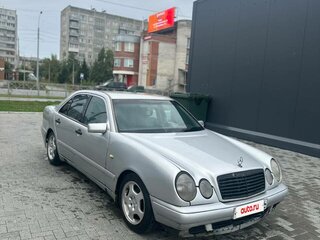 1998 Mercedes-Benz E-Класс 240 II (W210, S210), серебристый, 250000 рублей, вид 2