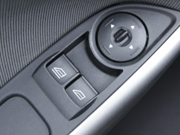 2013 Ford Focus III, чёрный, 1100000 рублей - вид 12