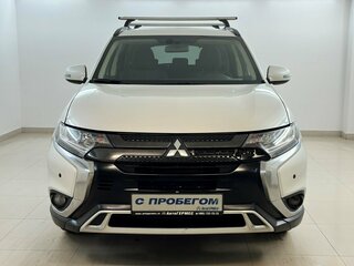 2021 Mitsubishi Outlander III Рестайлинг 3, белый, 2130000 рублей, вид 2