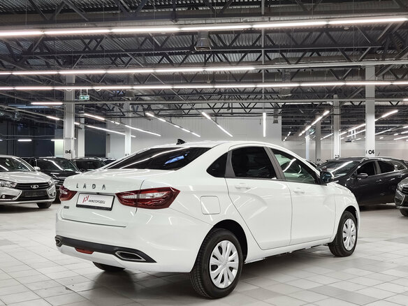 2024 Lada (ВАЗ) Vesta I Рестайлинг (NG), белый - вид 2