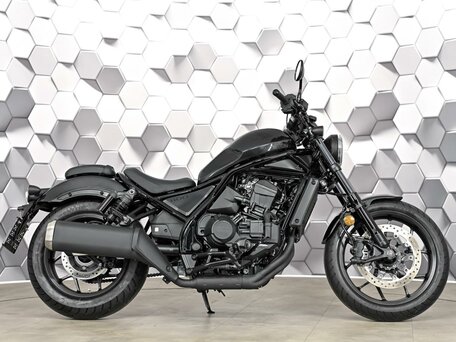 2025 Honda CMX 1100 Rebel, чёрный, 1377000 рублей, вид 3