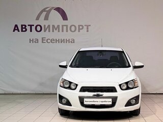 2014 Chevrolet Aveo II, белый, 600000 рублей, вид 2