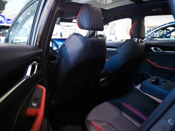 2026 Geely Coolray I Рестайлинг 2, серый, 2964990 рублей - вид 17
