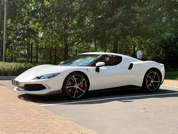 2022 Ferrari 296 GTB, белый, 25900000 рублей - вид 6