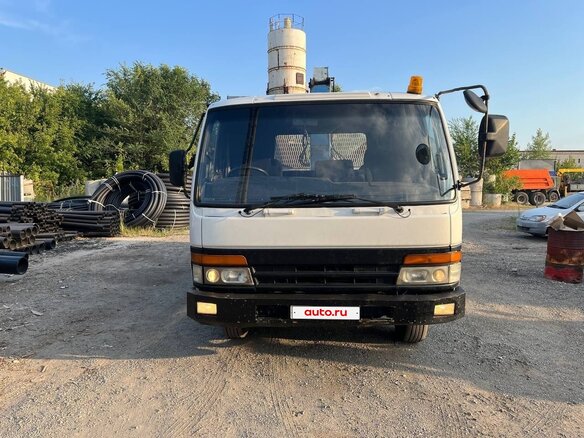 1993 Fuso (Mitsubishi) Fighter, белый, 1900000 рублей