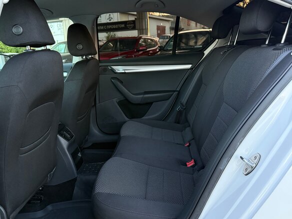 2014 Skoda Octavia III (A7), белый, 1245000 рублей - вид 14