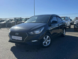 2017 Hyundai Solaris II, чёрный, 1158580 рублей, вид 3
