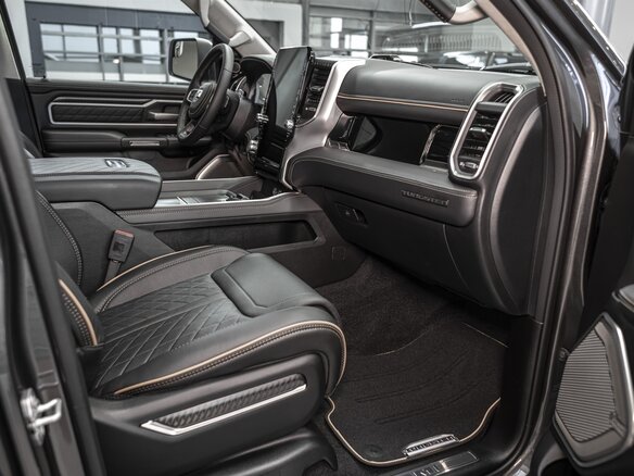 2026 Ram 1500 Crew Cab V Рестайлинг, серый, 11469084 рублей - вид 24