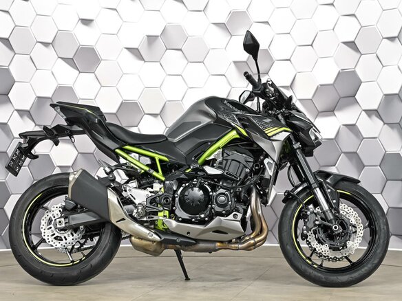 2020 Kawasaki Z 900, серый - вид 2