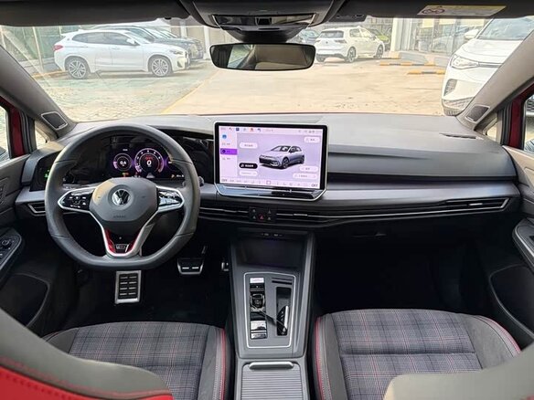 2026 Volkswagen Golf GTI VIII Рестайлинг, пурпурный, 4600333 рублей - вид 9