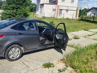 2012 Hyundai Solaris I, серый, 572000 рублей, вид 4