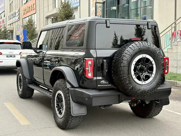 2026 Ford Bronco VI, чёрный, 8800700 рублей - вид 3